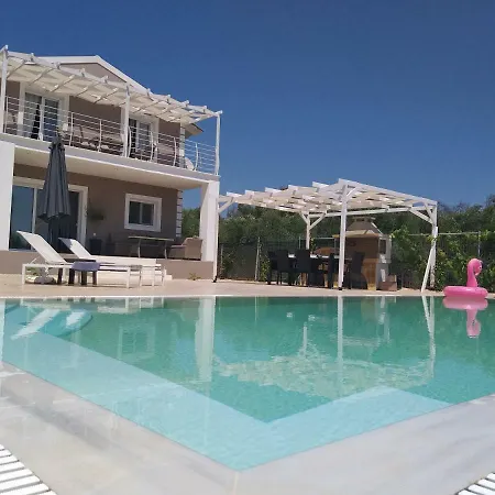 Casa Di Billy Halikounas